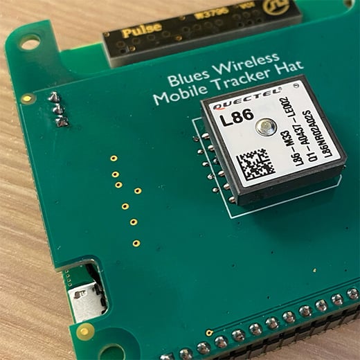 blues wireless mobile tracker hat